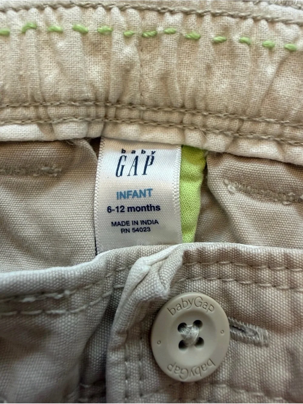 Vintage GAP Boys Cargo Shorts in Light Beige